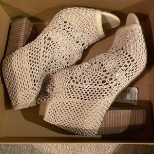 Jessica Simpson heel